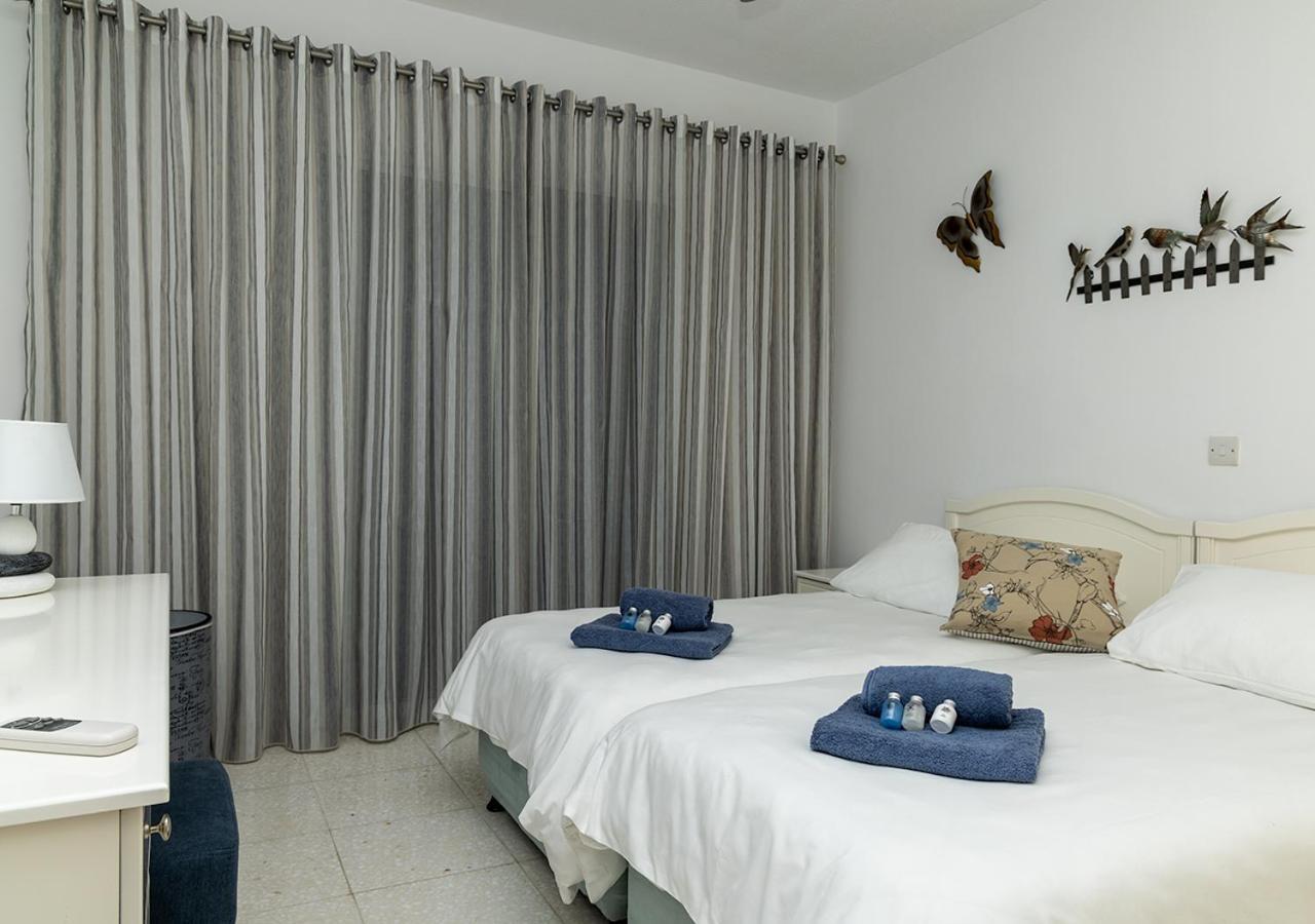 105 Kings Palace - Fabulous 2 Bed, 2 Bath, Large Patio With Garden - Sea Views Paphos Exterior photo