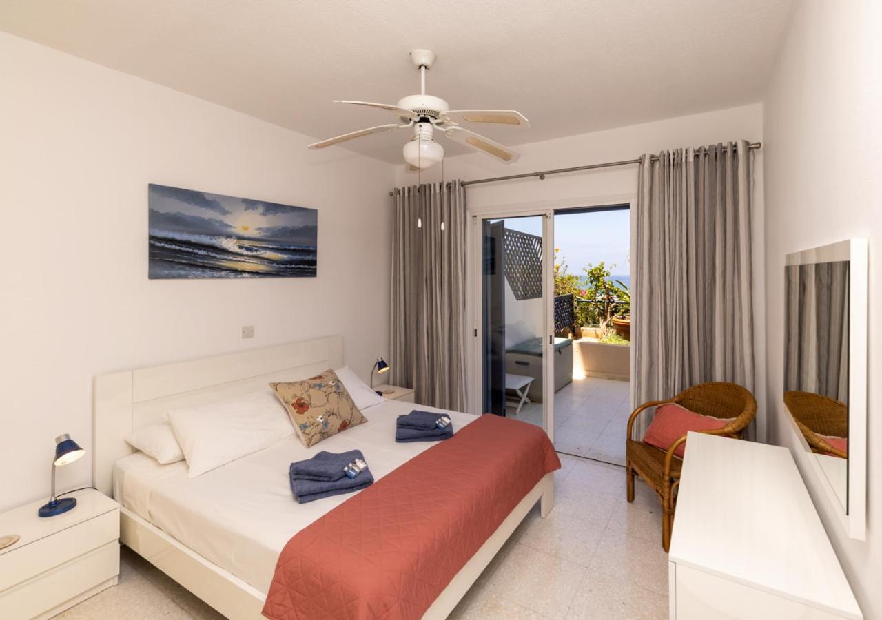 105 Kings Palace - Fabulous 2 Bed, 2 Bath, Large Patio With Garden - Sea Views Paphos Exterior photo