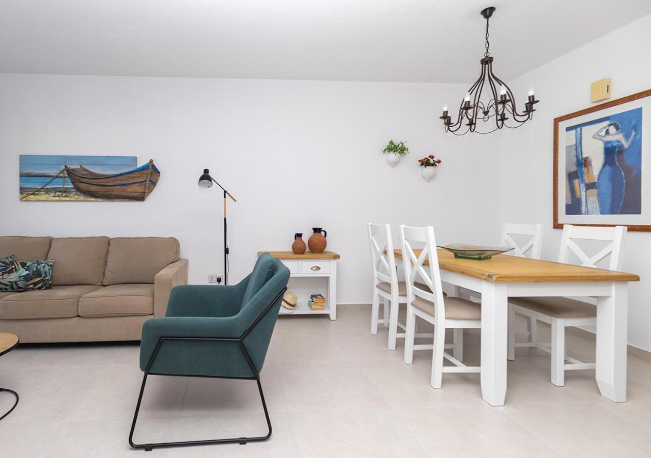 105 Kings Palace - Fabulous 2 Bed, 2 Bath, Large Patio With Garden - Sea Views Paphos Exterior photo