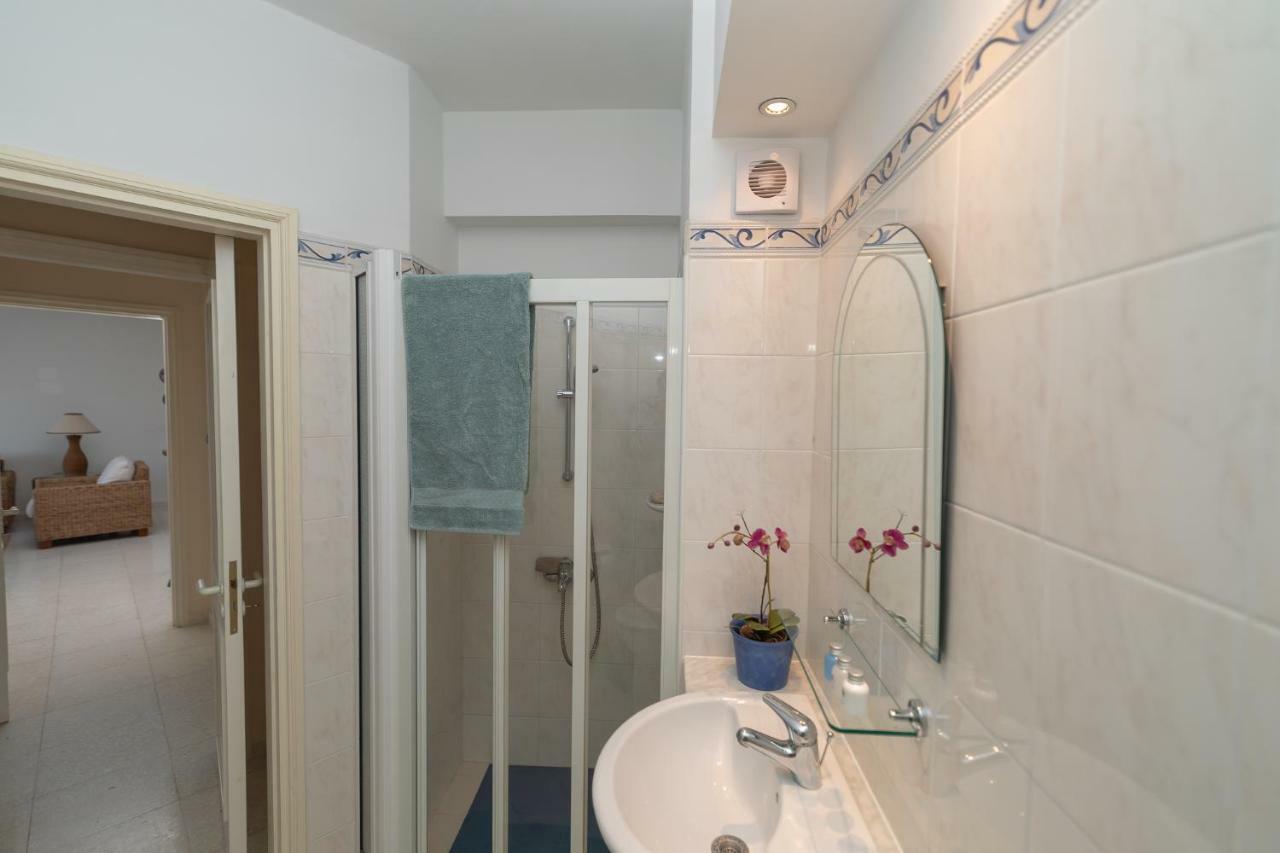 105 Kings Palace - Fabulous 2 Bed, 2 Bath, Large Patio With Garden - Sea Views Paphos Exterior photo